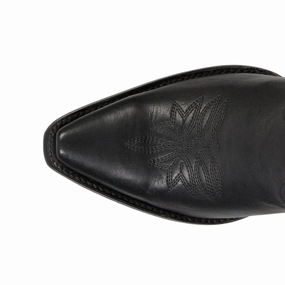 Shock Diffusing Heel Slim Line Smokeshow Embroidered Snip Toe Cowboy Boot