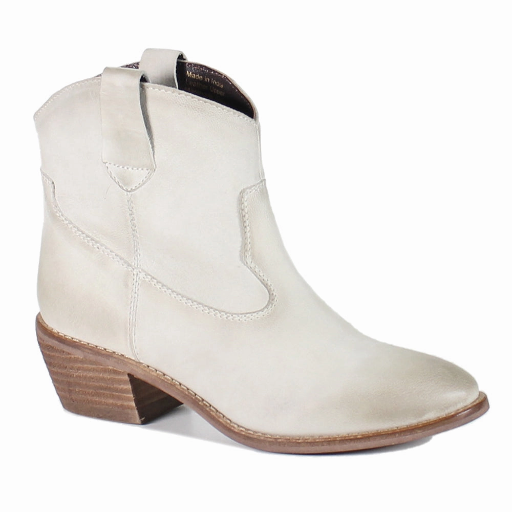 All Terrain Grip Outta Town Round Toe Pull On Booties