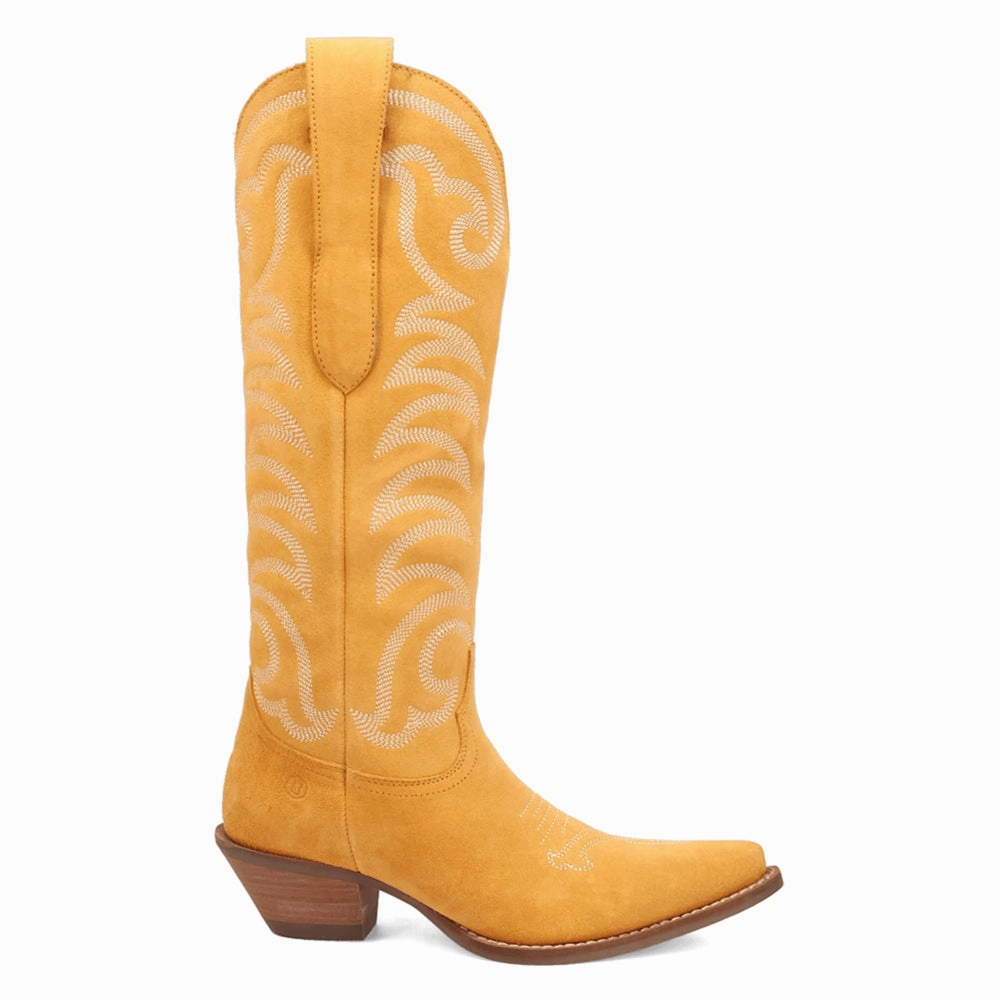 Movin' On Embroidered Snip Toe Cowboy Boots slip-resistant Sleek Construction