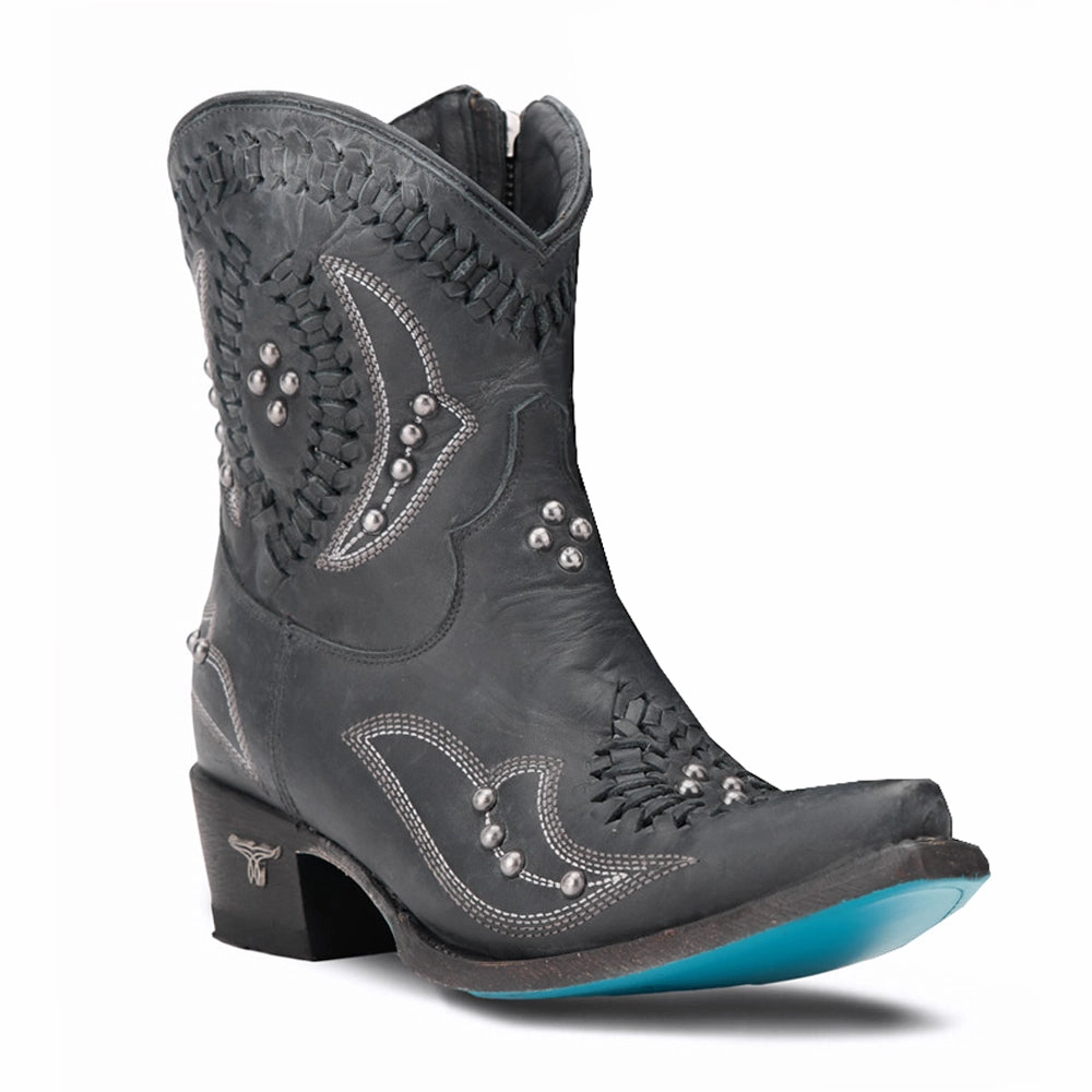 Flexible Shaft Reinforced Form Weekend Camping Cossette Embroidered Studded Snip Toe Cowboy Bootie