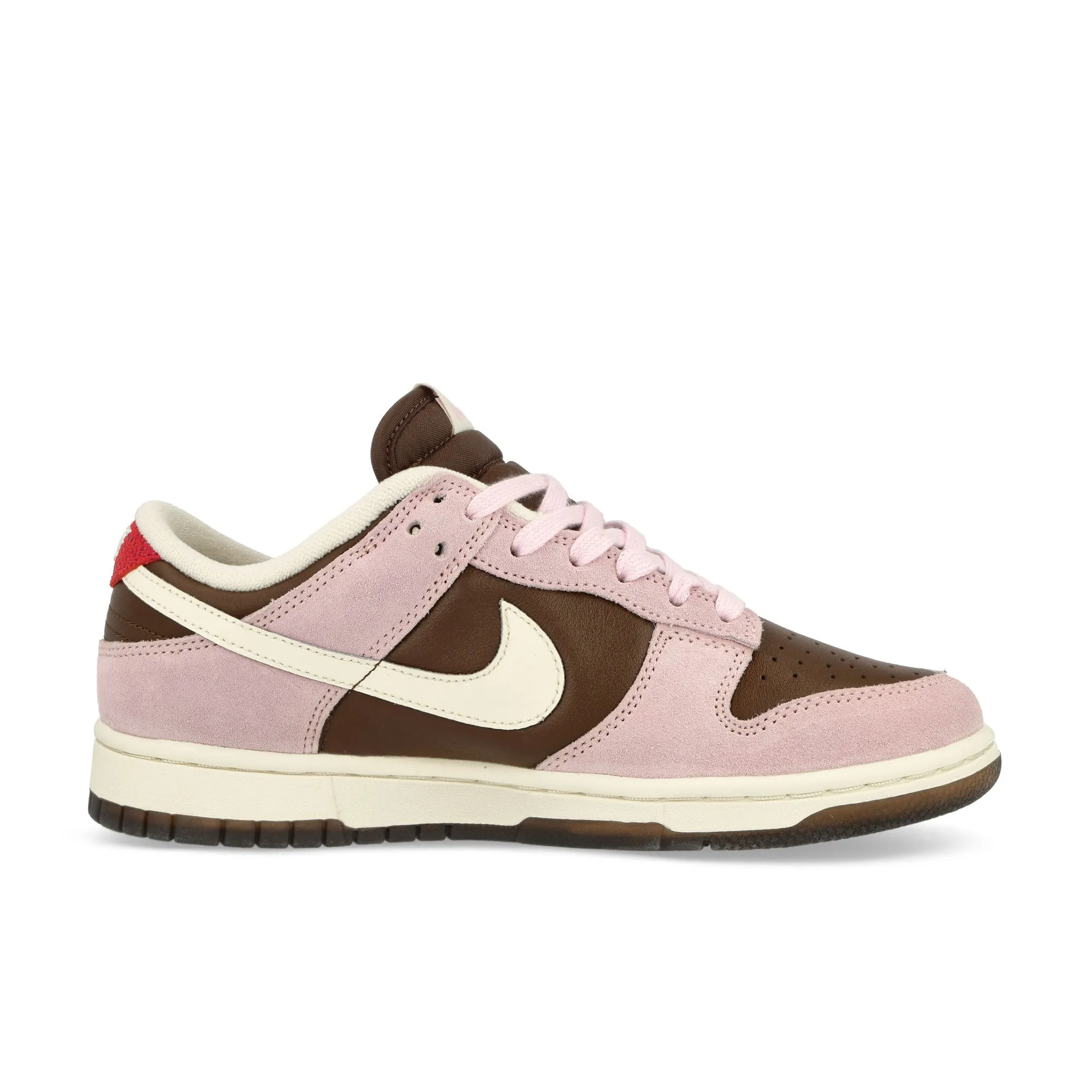 W Dunk Low StylishAppearance Performance Tech
