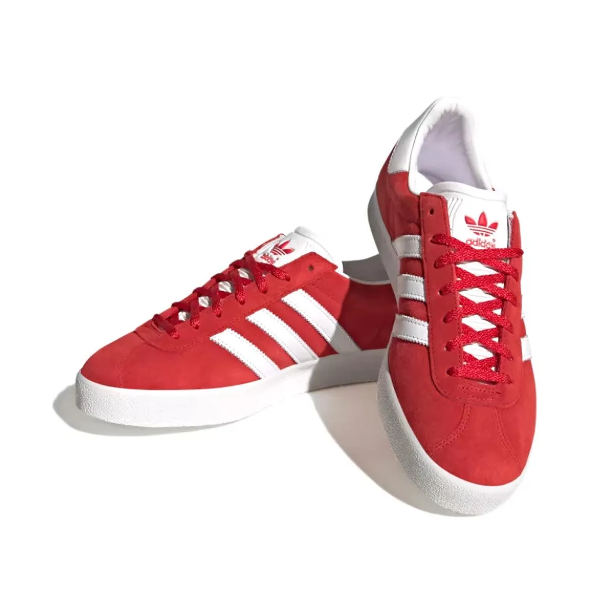 All-weather chic Gazelle 85 'Better Scarlet'