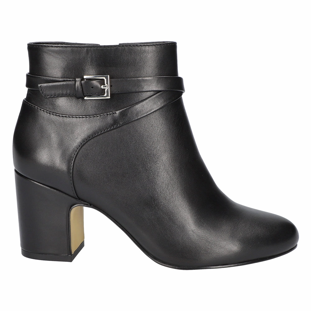 Buckle Shine Arlette Round Toe Zippered Booties