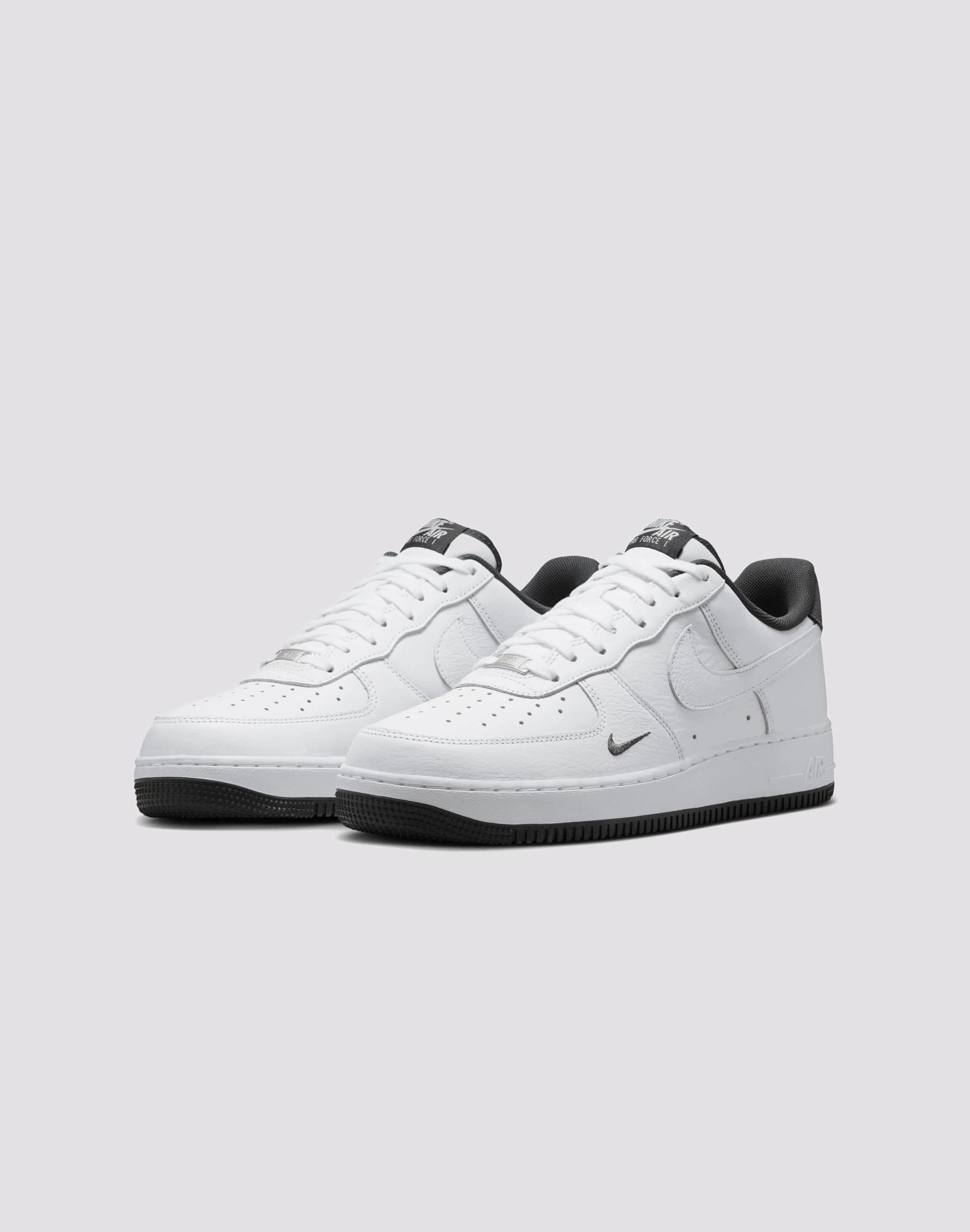 hikers' Nike Air Force 1 '07 LV8