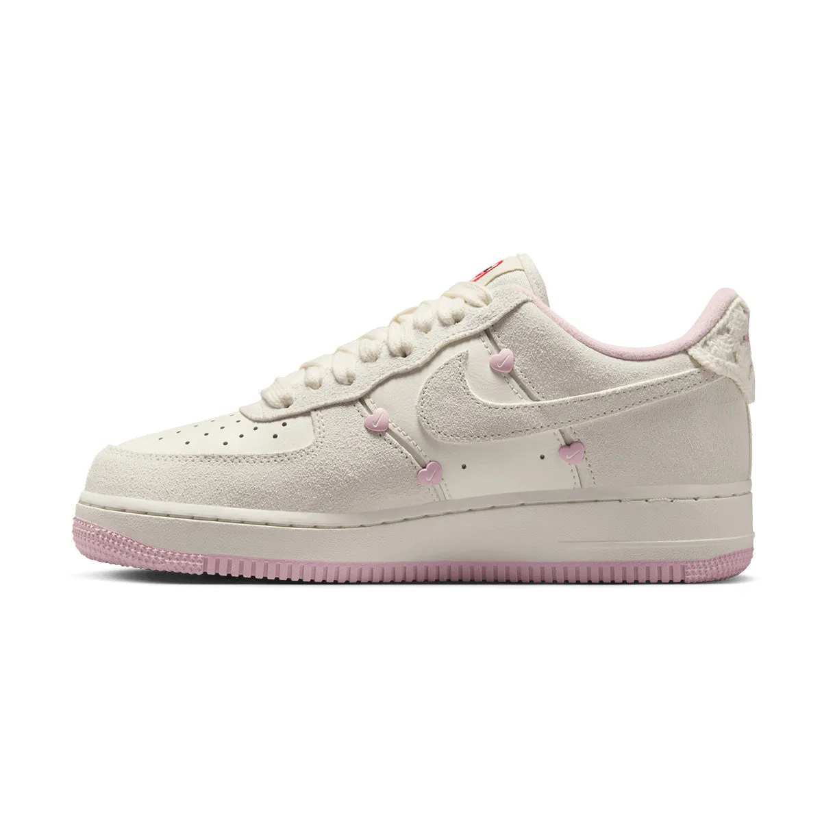 Wmns Air Force 1 '07 LX 'Valentine??s Day' cut
