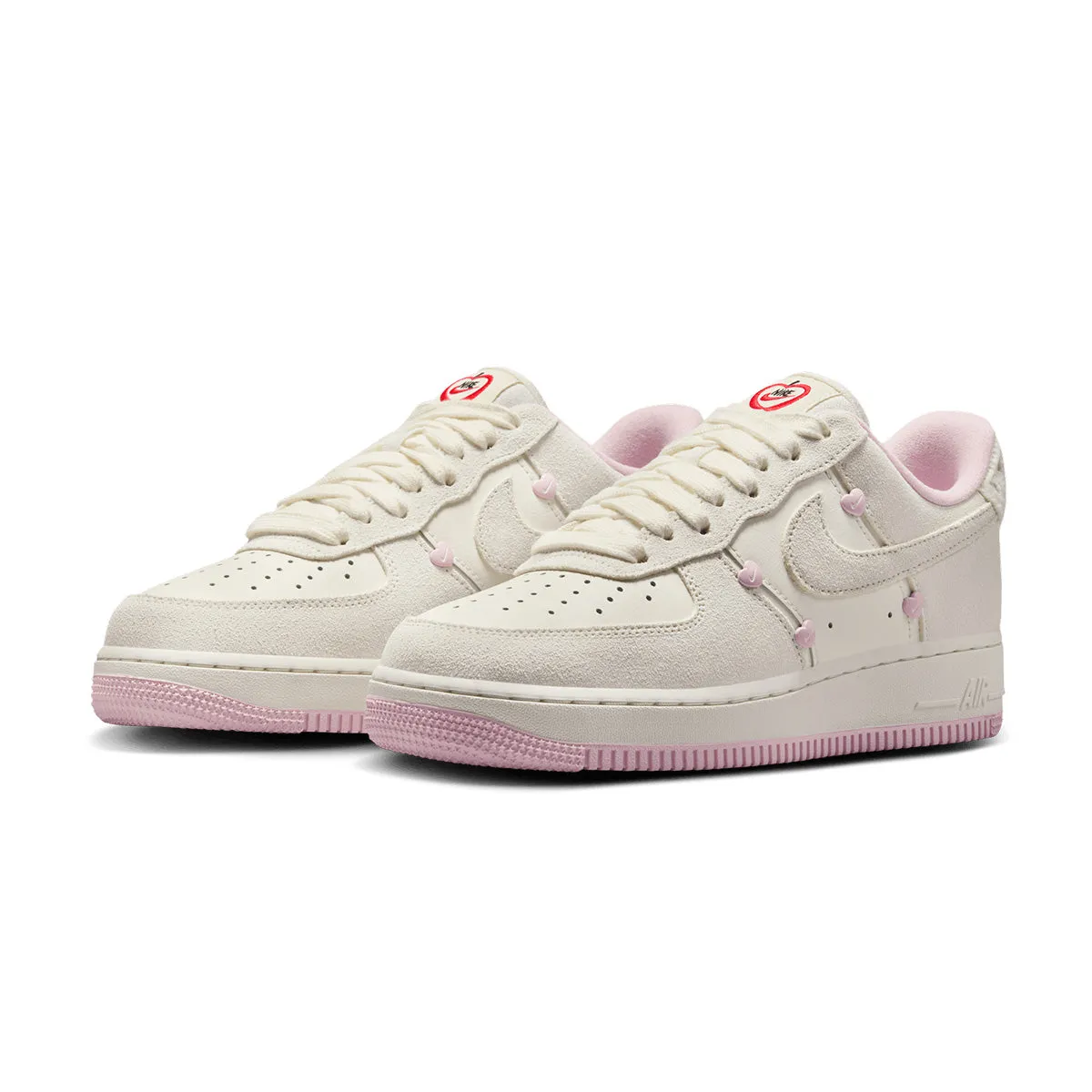 Wmns Air Force 1 '07 LX 'Valentine??s Day' cold - weather shoes Bold flair
