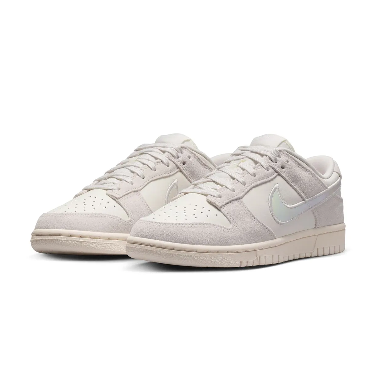 Sturdy Wmns Dunk Low 'Iridescent'