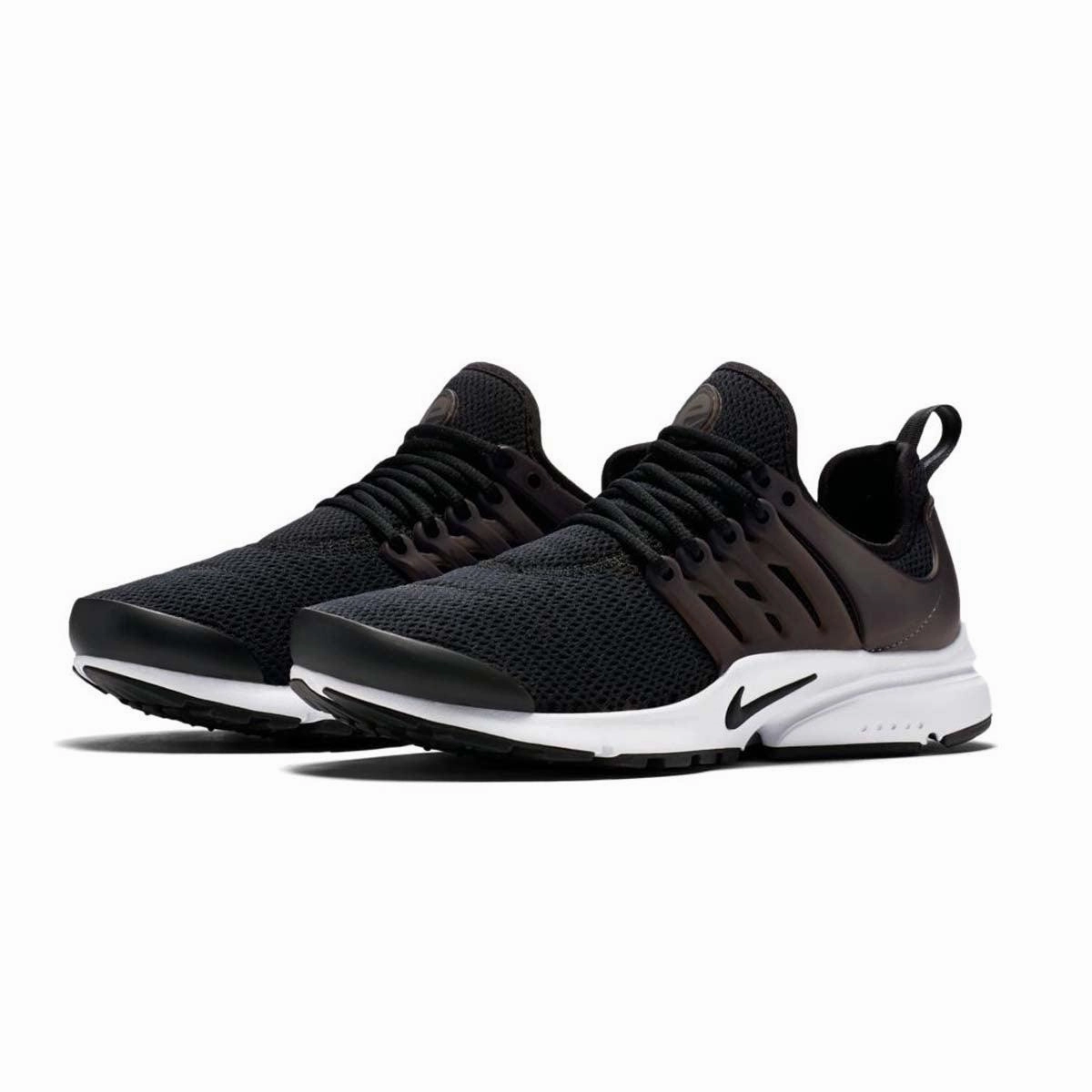 golfers wanted Wmns Air Presto 'Black White'