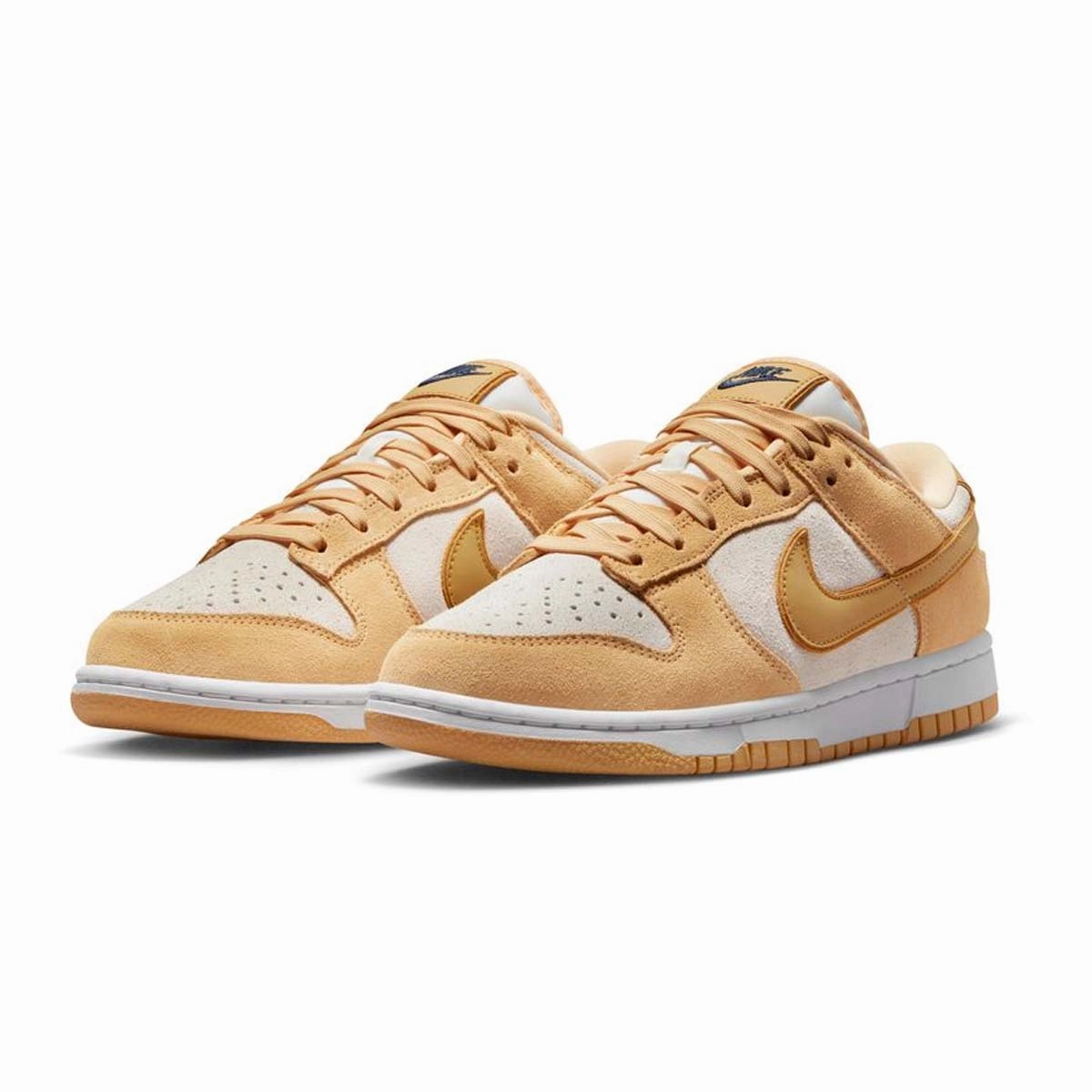 Wmns Dunk Low LX 'Gold Suede' Trend-setting arch work - appropriate