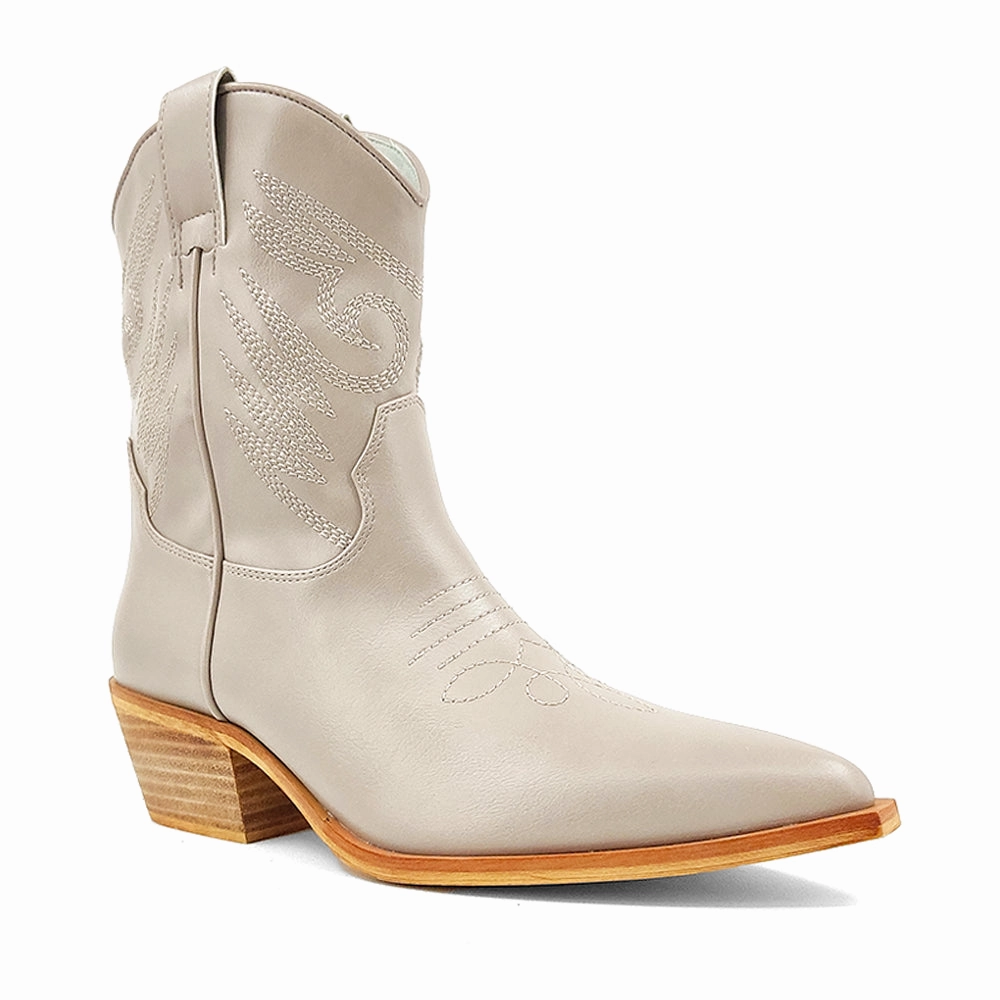 Sharp Look Zahara Embroidered Pointed Toe Cowboy Boots